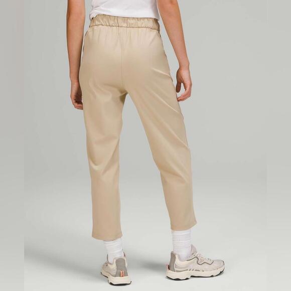 Lululemon Stretch High Rise Crop - Picture 3 of 12